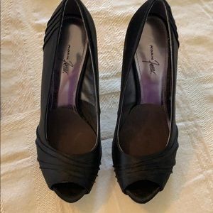 Jacqueline Ferrar Black Satin Open Toe Pumps